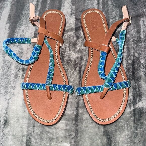 NEW Vince Camuto Raminta Geometric Flat Thong Sandals Size 8 - Picture 2 of 5